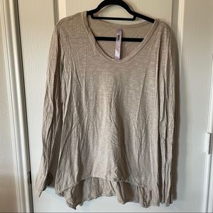 WHIT Beige long sleeve tee shirt size XS high low